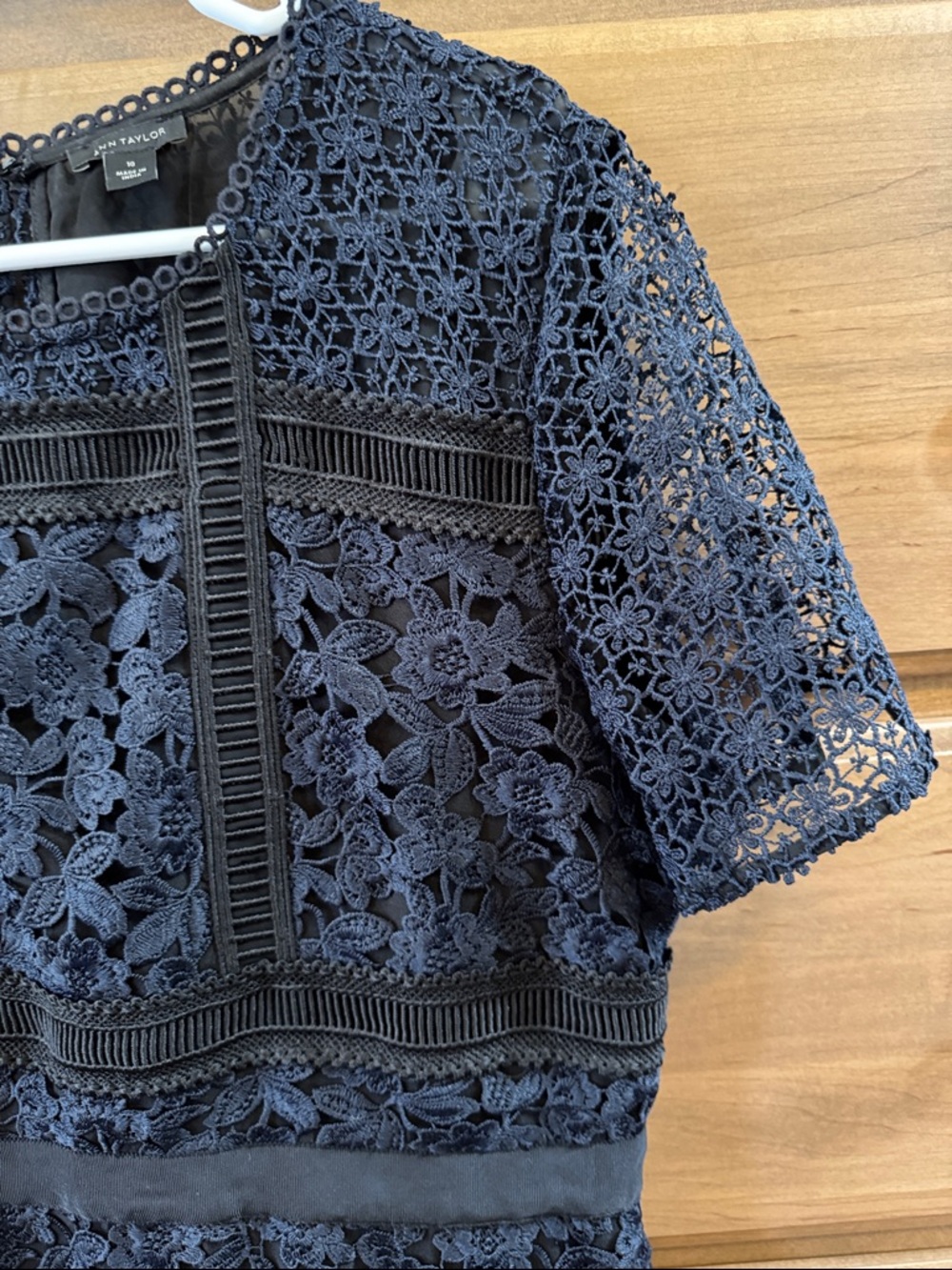 Ann Taylor Blogger Favorite Lace Overlay Eyelet Navy Black Dress 10 Fit & Flare - Picture 2 of 6